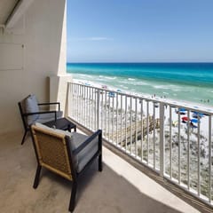 Gulf Side 602🌊Gulf Front🏖️Free Beach Setup🐶Dogs OK