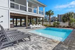 1 Fish 2 Fish🐟Private Pool Home👙Dogs OK🐶 - Image 3
