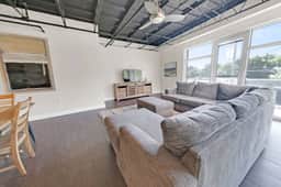 Loft 201🏢Downtown Loft👙Beach Area🐶Pet Friendly - Image 5