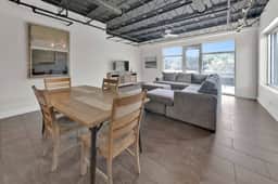 Loft 201đąDowntown LoftđBeach Areađ¶Pet Friendly - Image 5