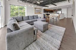 Loft 201đąDowntown LoftđBeach Areađ¶Pet Friendly - Image 2