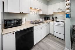 Sandy Pointe 205👙Close to Beach🐶Pet Friendly - Image 5