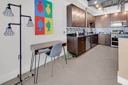 Loft 202🏢Downtown Loft👙Beach Area🐶Pet Friendly - Image 5