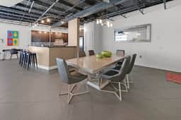 Loft 202🏢Downtown Loft👙Beach Area🐶Pet Friendly - Image 3