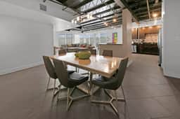 Loft 202🏢Downtown Loft👙Beach Area🐶Pet Friendly - Image 2