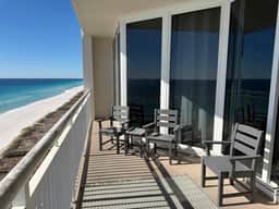 The Pearl 1303🌊Gulf Front🏖️Free Beach Setup - Image 2