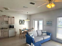 Sunset Cottages 4AšBeach Cottageš¶Pet Friendly - Image 2