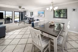 Surf Dweller 112🌊Gulf Front🏖️Free Beach Setup - Image 5