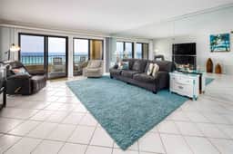 Surf Dweller 606🌊Gulf Front🏖️Free Beach Setup - Image 3
