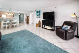 Surf Dweller 606🌊Gulf Front🏖️Free Beach Setup - Image 5