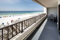 Surf Dweller 506🌊Gulf Front🏖️Free Beach Setup - Image 2