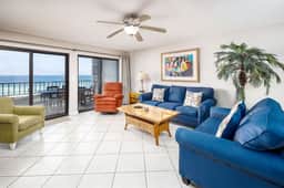 Surf Dweller 506🌊Gulf Front🏖️Free Beach Setup - Image 4