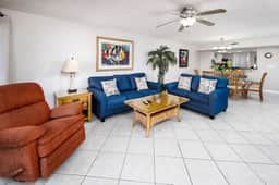 Surf Dweller 506🌊Gulf Front🏖️Free Beach Setup - Image 5