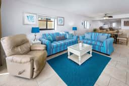 Surf Dweller 312🌊Gulf Front🏖️Free Beach Setup - Image 4