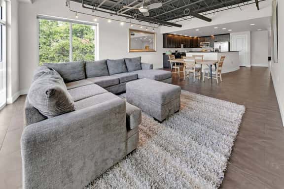 Loft 201🏢Downtown Loft👙Beach Area🐶Pet Friendly - Image 1