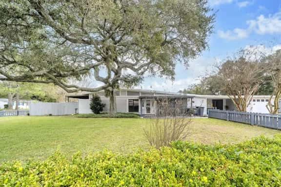 Cedar Family Retreat Private pool Pet Friendly - Image 1