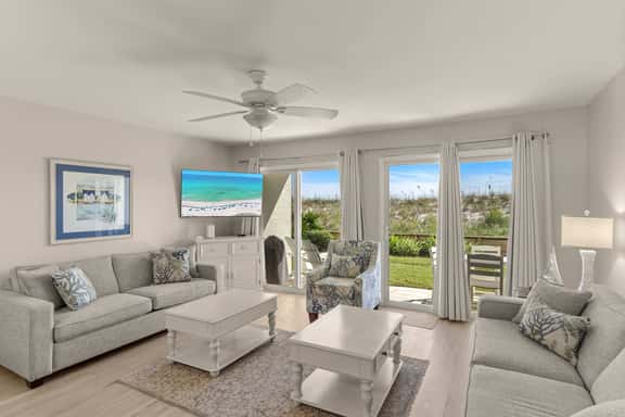 Island Sands 103🌊Gulf Front🏖️Free Beach Setup - Image 1