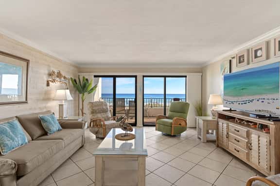 Surf Dweller 207 Gulf Front 2 Free Beach Setups - Image 1