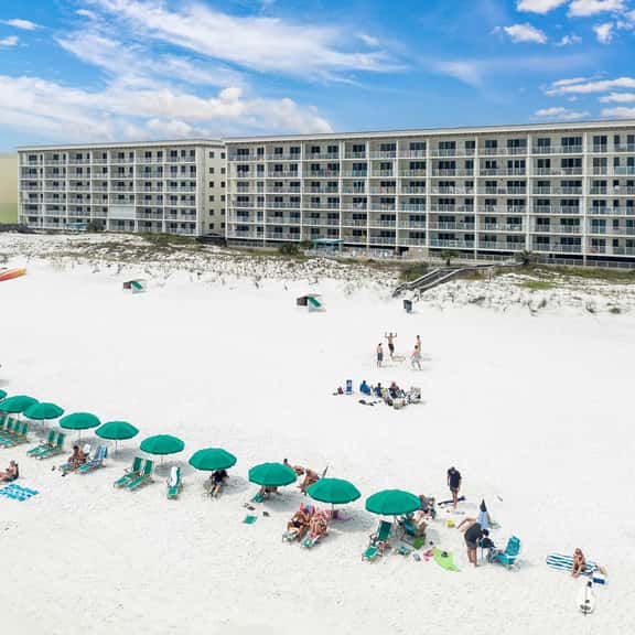 Gulf Dunes 106👙Gulf Front🌊Free Beach Setup - Image 1
