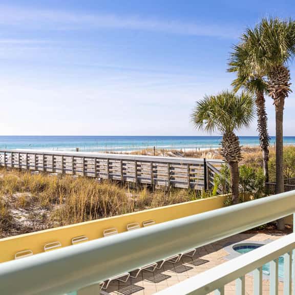 Pelican Isle 116🌊Gulf Front🏖️Free Beach Setup - Image 1