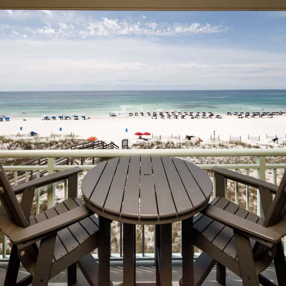 Pelican Isle 403🌊 Gulf Front🏖️Free Beach Setup - Image 1