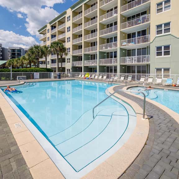 Waters Edge 102🌊1st Floor Condo🏖️Free Beach Setup - Image 1