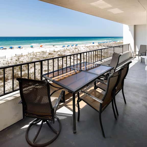 Surf Dweller 309🌊Gulf Front🏖️Free Beach Setup - Image 1