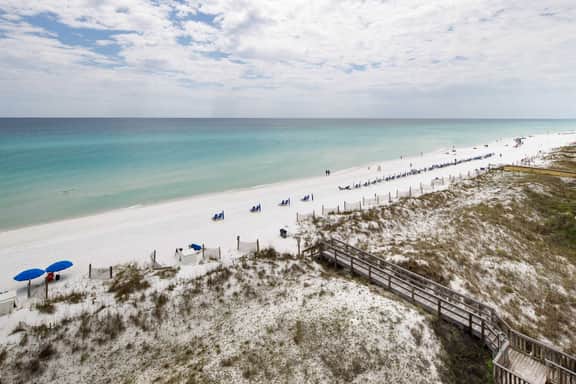 Gulf Side 601🌊Gulf Front🏖️Free Beach Setup🐶Dogs OK - Image 3