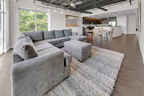 Loft 201đąDowntown LoftđBeach Areađ¶Pet Friendly - Image 2