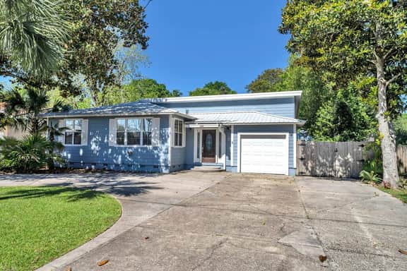 Beachview🛟Private Pool Home👙Close to Beaches - Image 2