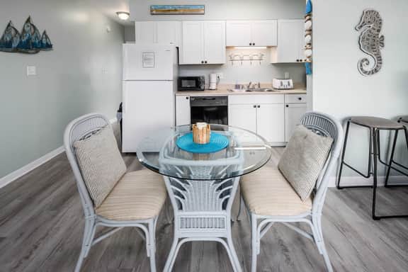 Sandy Pointe 205👙Close to Beach🐶Pet Friendly - Image 4