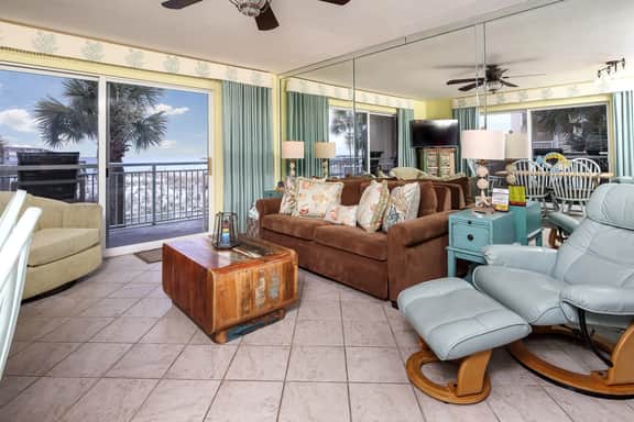 Pelican Isle 101🌊Gulf Front🏖️Free Beach Setup - Image 4