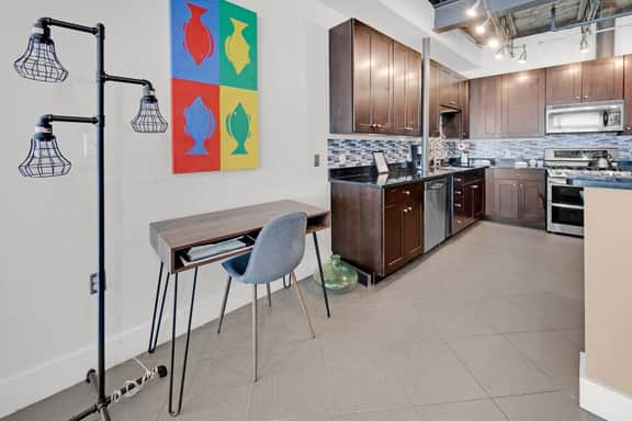 Loft 202🏢Downtown Loft👙Beach Area🐶Pet Friendly - Image 5