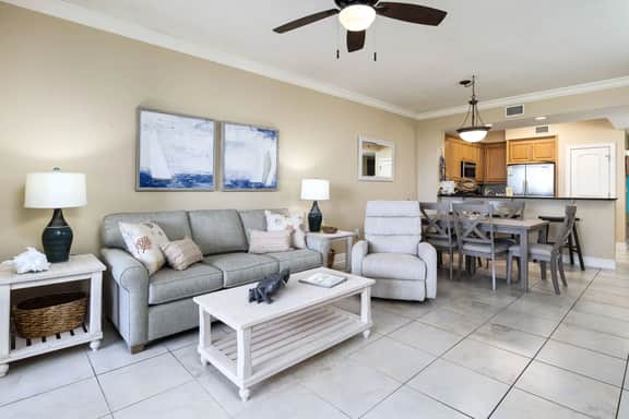 Azure 120🌊Gulf Front Resort🏖️2 Free Beach Setups - Image 4