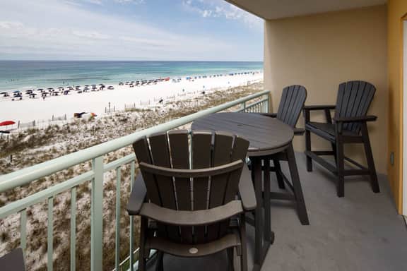 Pelican Isle 403🌊 Gulf Front🏖️Free Beach Setup - Image 2
