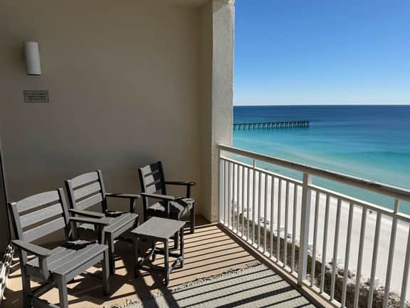 The Pearl 1303🌊Gulf Front🏖️Free Beach Setup - Image 3