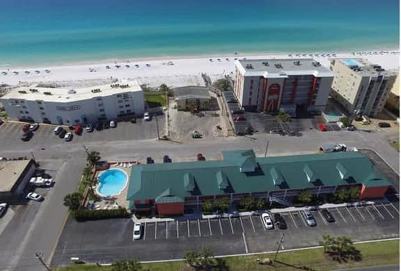 Tropical Isle 209🌴Beach Access👙 - Image 2