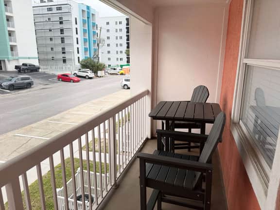 Tropical Isle 209🌴Beach Access👙 - Image 3