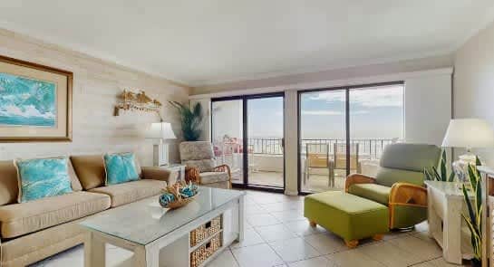 Surf Dweller 207🌊Gulf Front🏖️Free Beach Setup - Image 2