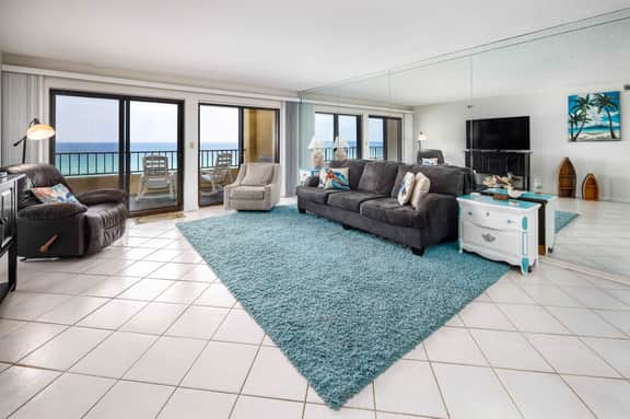 Surf Dweller 606🌊Gulf Front🏖️Free Beach Setup - Image 3