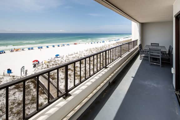 Surf Dweller 506🌊Gulf Front🏖️Free Beach Setup - Image 2