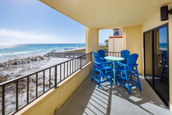 Surf Dweller 312🌊Gulf Front🏖️Free Beach Setup - Image 2