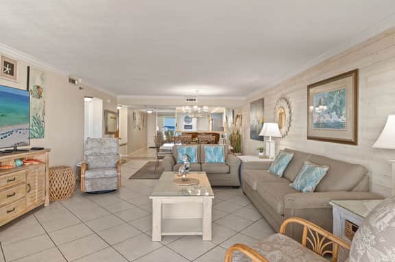 Surf Dweller 207 Gulf Front 2 Free Beach Setups - Image 4