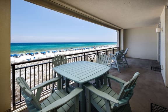 Bella Riva 201🌊Gulf Front🏖️Free Beach Setup - Image 1