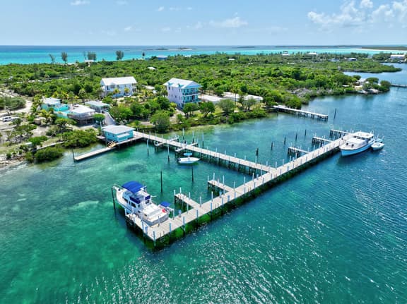 Turtle Cay Bahamas/White Marlin/Marina - Image 1