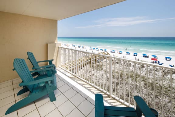 Gulf Side 402🌊Gulf Front🏖️Free Beach Setup🐶Dogs OK - Image 1