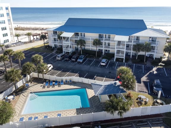 Island Sands 103🌊Gulf Front🏖️Free Beach Setup - Image 1