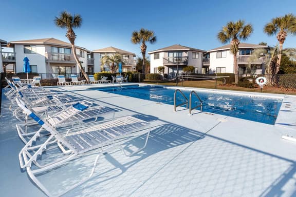 Crystal Village 15A👙Poolside🌞Close to beach - Image 1