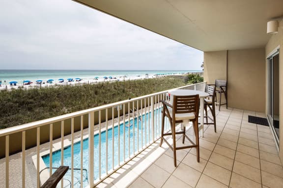 Summerlin 102🌊Gulf Front🏖️Free Beach Setup - Image 1