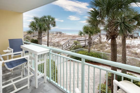 Pelican Isle 101🌊Gulf Front🏖️Free Beach Setup - Image 1